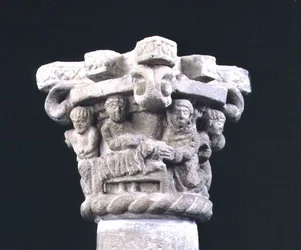 Cuidando a los enfermos, relieve de un capitel
